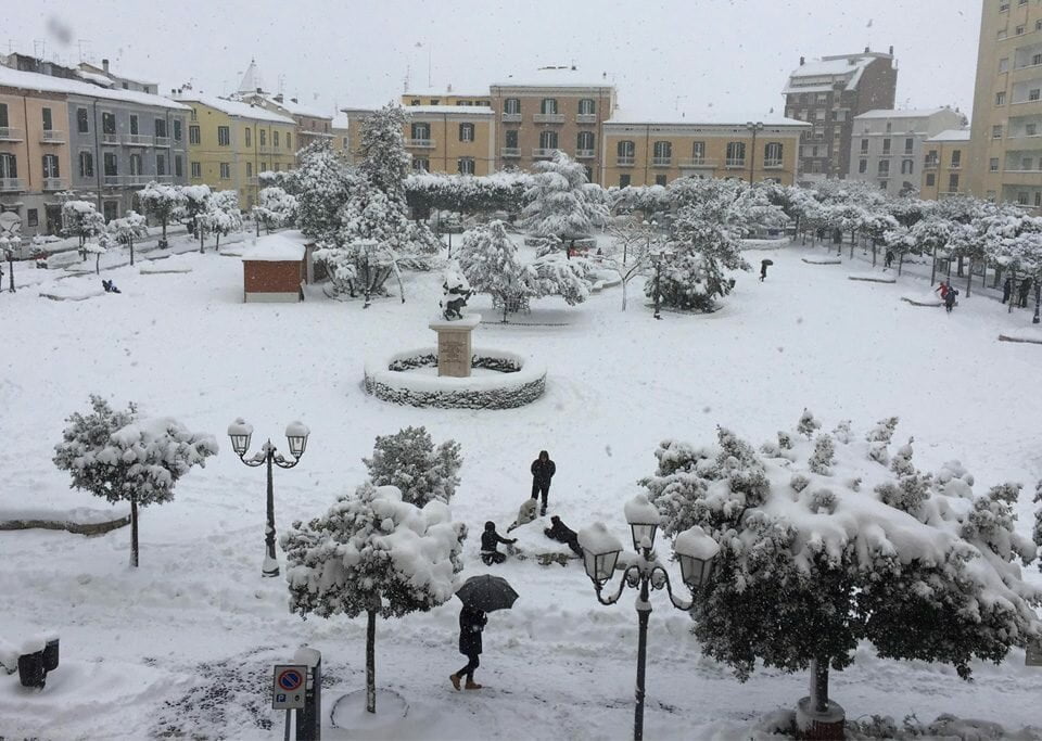 Resultado de imagem para neve em napoles