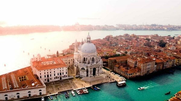 Veneza quer instalar catracas nos acessos da cidade