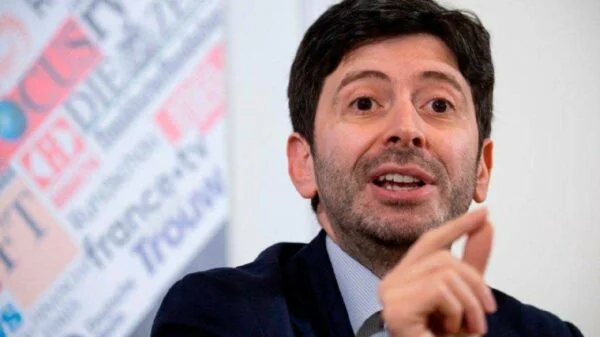 Itália já comprou vacinas para imunizar o dobro de sua população