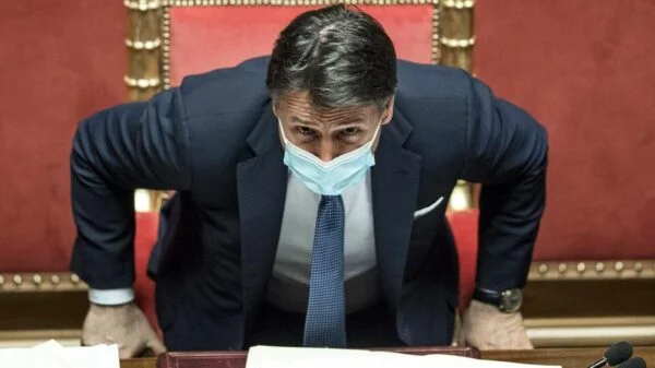 Primeiro-ministro Itália renuncia