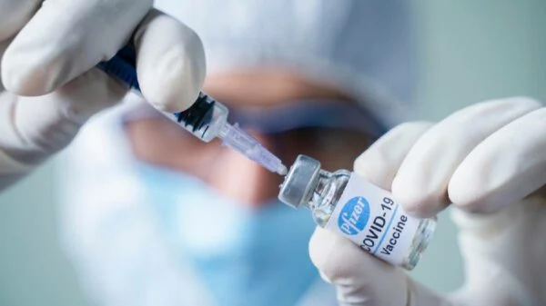 Medico italiano vaccinato