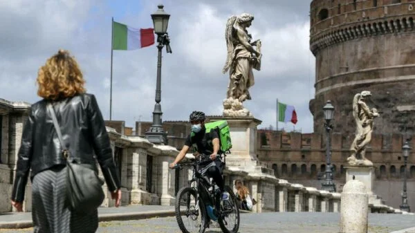 vacinadas pessoas covid-19 itália