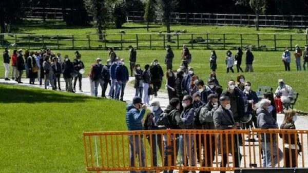 Itália aplica doses