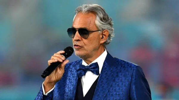 Bocelli na abertura da Eurocopa