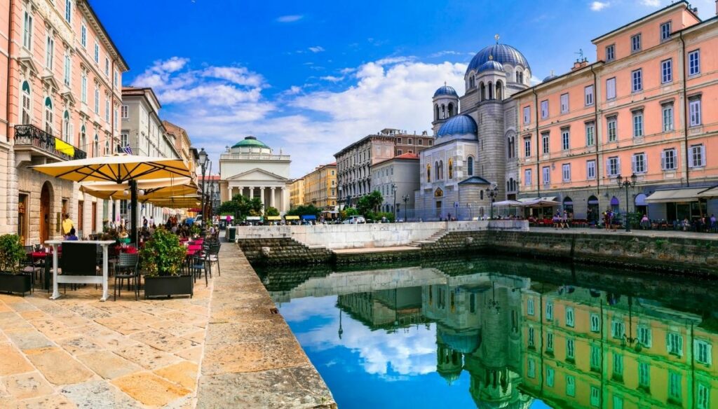 Trieste, região de Friul-Veneza Júlia, no nordeste da Itália