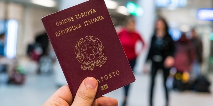 A cidadania italiana pode ser perdida automaticamente, por revogação ou renúncia voluntária