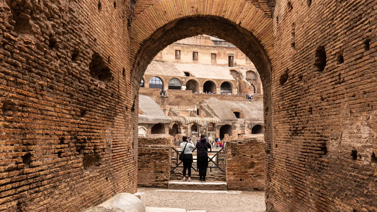 vandalismo no Coliseu de Roma