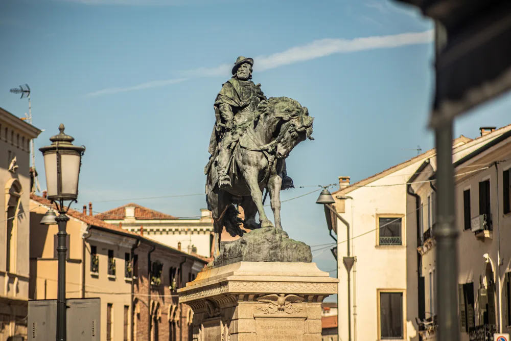 Estátua de Garibaldi, no centro de Rovigo