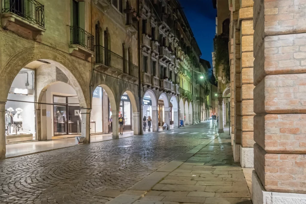 Rua na área central de Treviso | Foto: Depositphotos 
