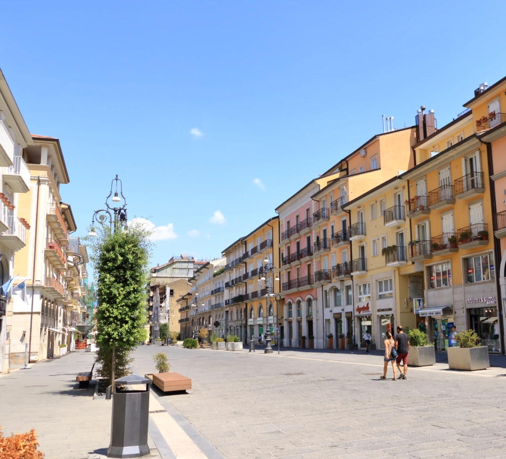 Rua Vittorio Emanuele, em Avellino  | Foto: Depositphotos 