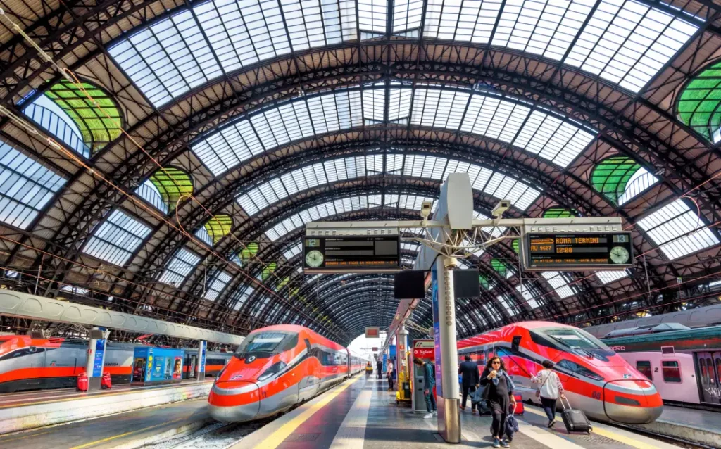 Modernos trens de alta velocidade na estação Central de Milão | Fotos: Depositphotos 