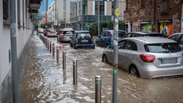 Storm puts northern Italy on alert