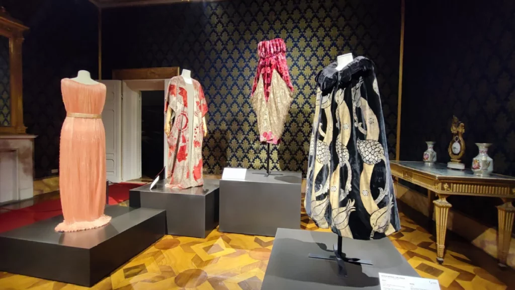 Local conta a história de trajes no Palazzo Pitti, em Florença.
