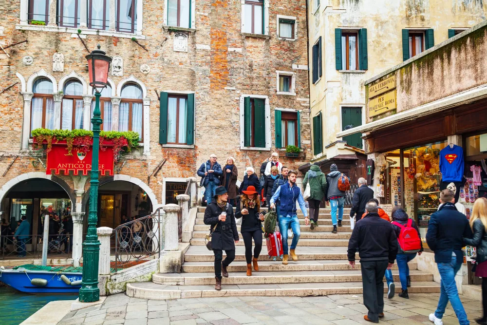 Visitantes classificam Veneza como uma "trapaça para turistas", apesar de sua beleza histórica | Foto: Depositphotos