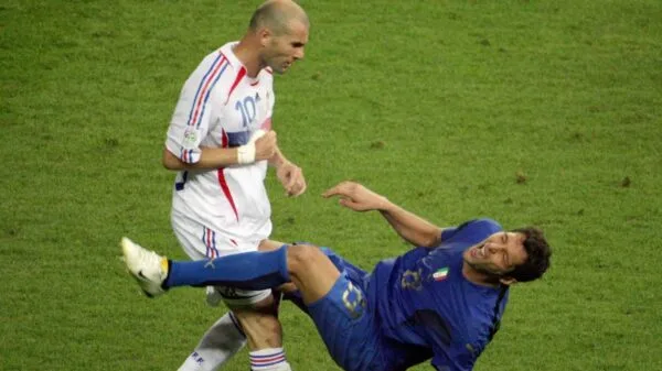 Para os franceses, a final da Copa do Mundo de 2006 é uma ferida aberta, marcada pela vitória italiana nos pênaltis e pela emblemática cabeçada de Zidane em Materazzi | Foto: Goal