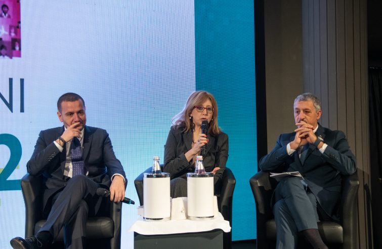 Paolo Emilio Russo (Forza Italia) e Toni Ricciardi (Partido Democrático) destacam a urgência de reformar a legislação de cidadania italiana  | Foto: Agensir 