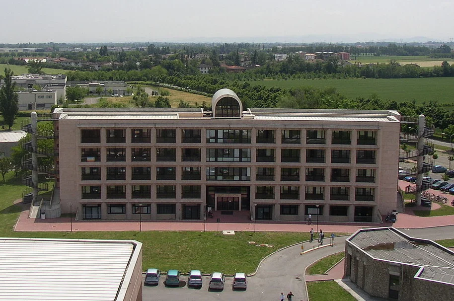 Università degli Studi di Parma: destacada por cursos de engenharia, direito, medicina veterinária e gastronomia, refletindo a rica tradição culinária da cidade | Foto: Wikipedia 