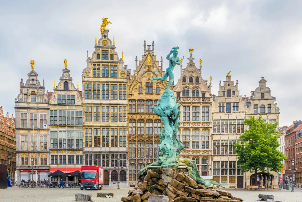 Antuérpia, na Bélgica, um dos destinos da nova rota noturna partindo de Veneza | Foto: Depositphotos 