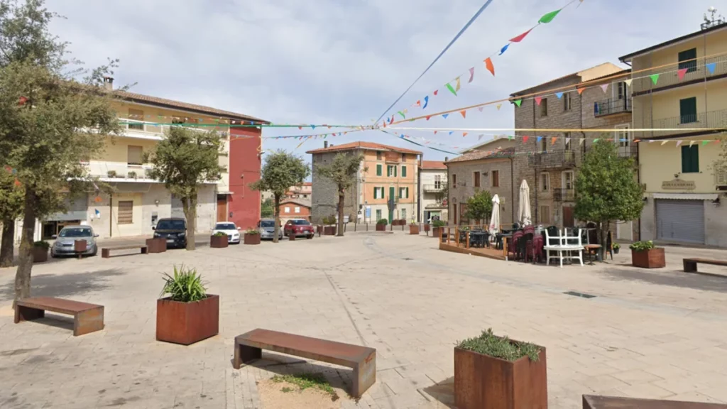 Praça da cidade de Ollolai | Foto: Google 