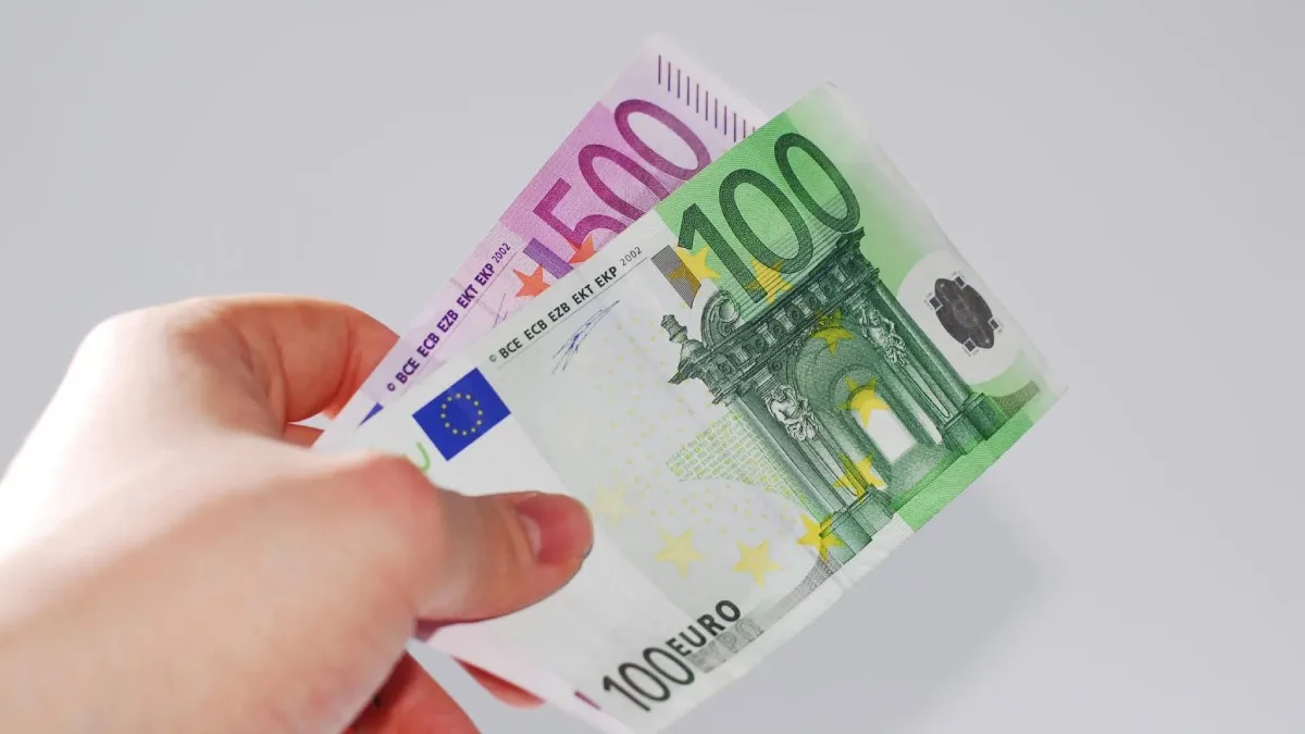 Budget law 2025 proposes fee of 600 euros per applicant in Italian citizenship processes. Amendments suggest changes to reduce costs and ensure access | Photo: Depositphotos