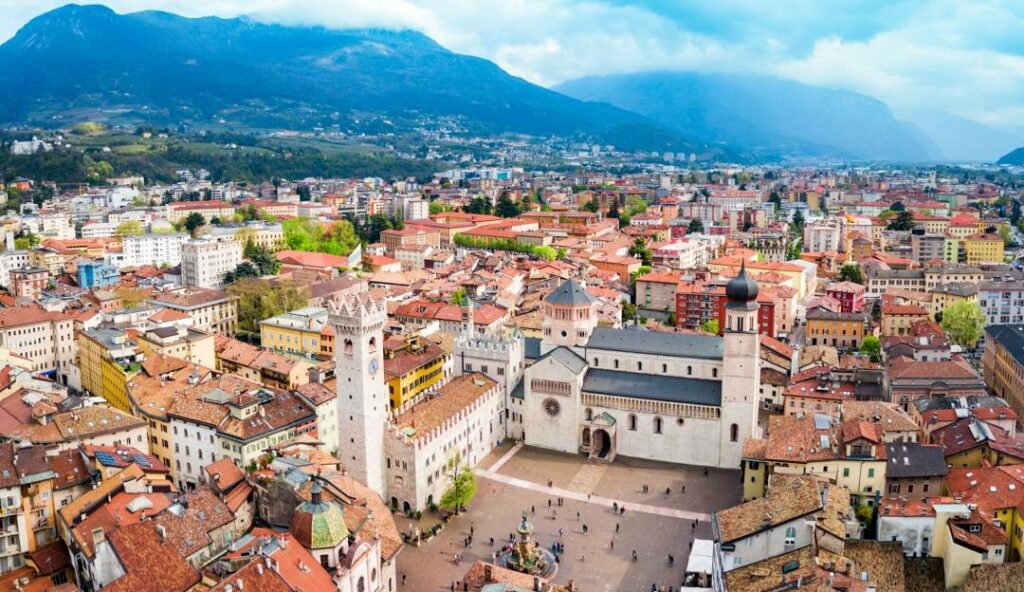 Trento, localizada na região do Trentino-Alto Ádige