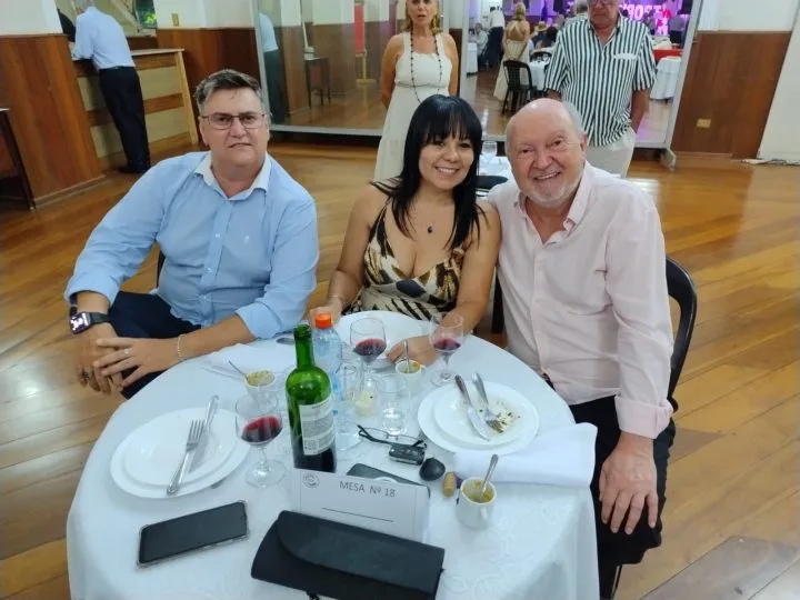 No último sábado, 30 de novembro, o Circolo Italo-Brasiliano XV de Novembro di Itapira, no Interior de São Paulo, proporcionou uma noite memorável de celebração, cultura e união durante o Jantar Dançante do Imigrante Italiano.