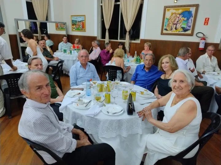 No último sábado, 30 de novembro, o Circolo Italo-Brasiliano XV de Novembro di Itapira, no Interior de São Paulo, proporcionou uma noite memorável de celebração, cultura e união durante o Jantar Dançante do Imigrante Italiano.