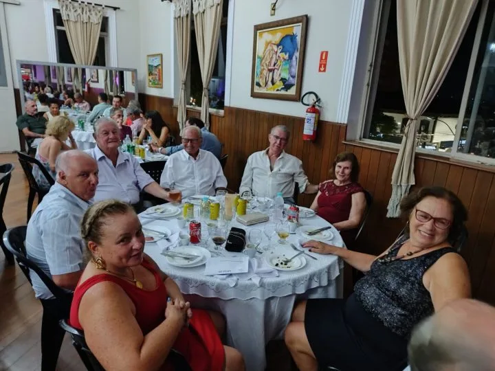 No último sábado, 30 de novembro, o Circolo Italo-Brasiliano XV de Novembro di Itapira, no Interior de São Paulo, proporcionou uma noite memorável de celebração, cultura e união durante o Jantar Dançante do Imigrante Italiano.