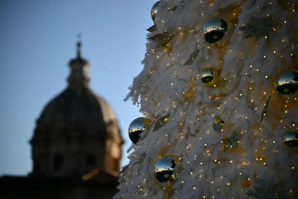 As celebrações de Natal na Itália alteram significativamente o funcionamento de serviços e comércios