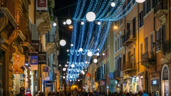 Via del Corso, em Roma, durante o Natal | Foto: Depositphotos