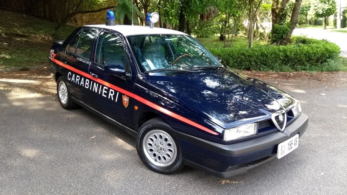 Carabinieri da Alfa Romeo: o icônico veículo oficial da polícia italiana com um toque de customização 