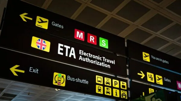 Segnali di controllo passaporti all'aeroporto di Heathrow, Londra | Foto: iStockPhoto