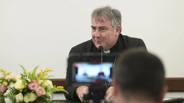 A diocese de Ischia confirmou que o monsenhor Carlo Villano (foto), bispo local, aceitou a renúncia de Scala | Foto: Il Dispari Quotidiano