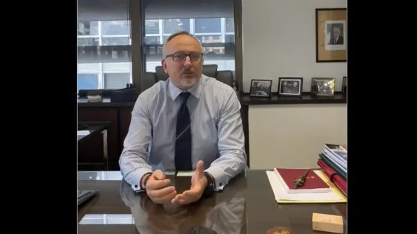 Domenico Fornara diz que “as críticas são infundadas” durante seu pronunciamento em vídeo | Foto: Instagra/Consulado