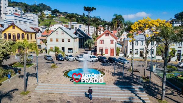 Praça Garibaldi, in Antônio Prado, preserves its historic architecture and hosts cultural events, such as Vino in Piazza, highlighting the Italian tradition in the region | Photo: Viagens e caminhos