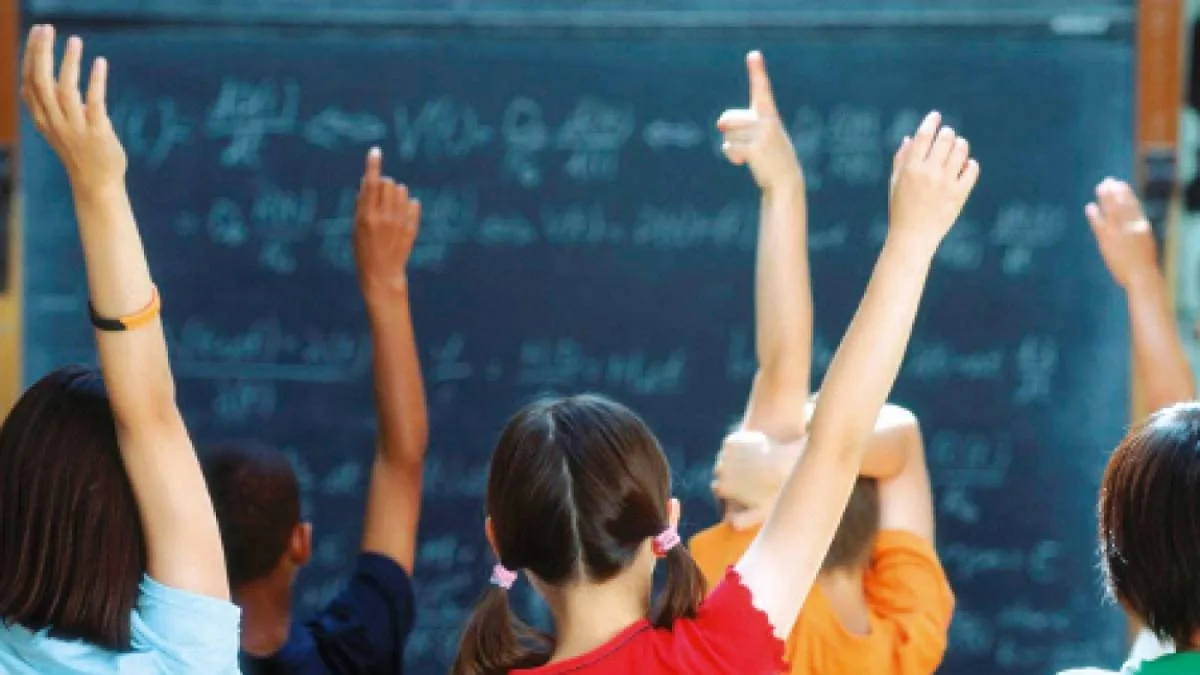 Governo Meloni veta linguagem neutra nas escolas italianas, incluindo uso do schwa | Foto: Depositphotos