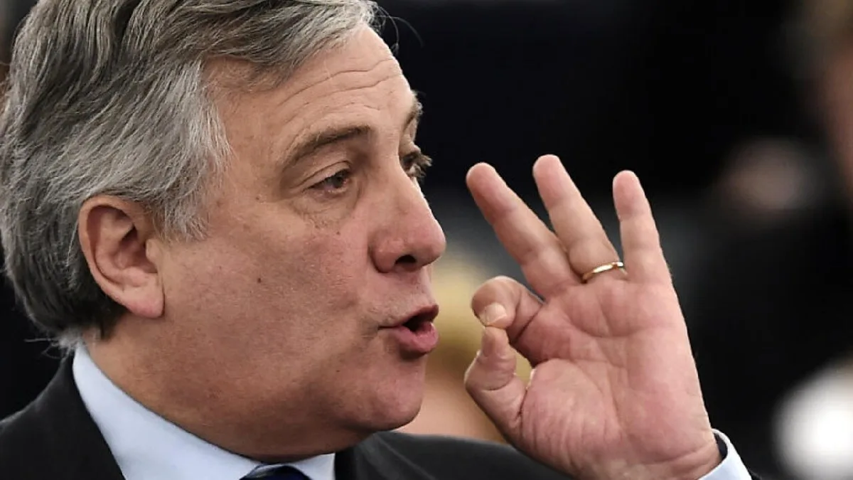 Antonio Tajani, atual ministro das Relações Exteriores da Itália (MAECI), é uma das principais vozes a favor da limitação do reconhecimento automático da cidadania italiana para descendentes no exterior | Foto: Frederick Florin/AFP