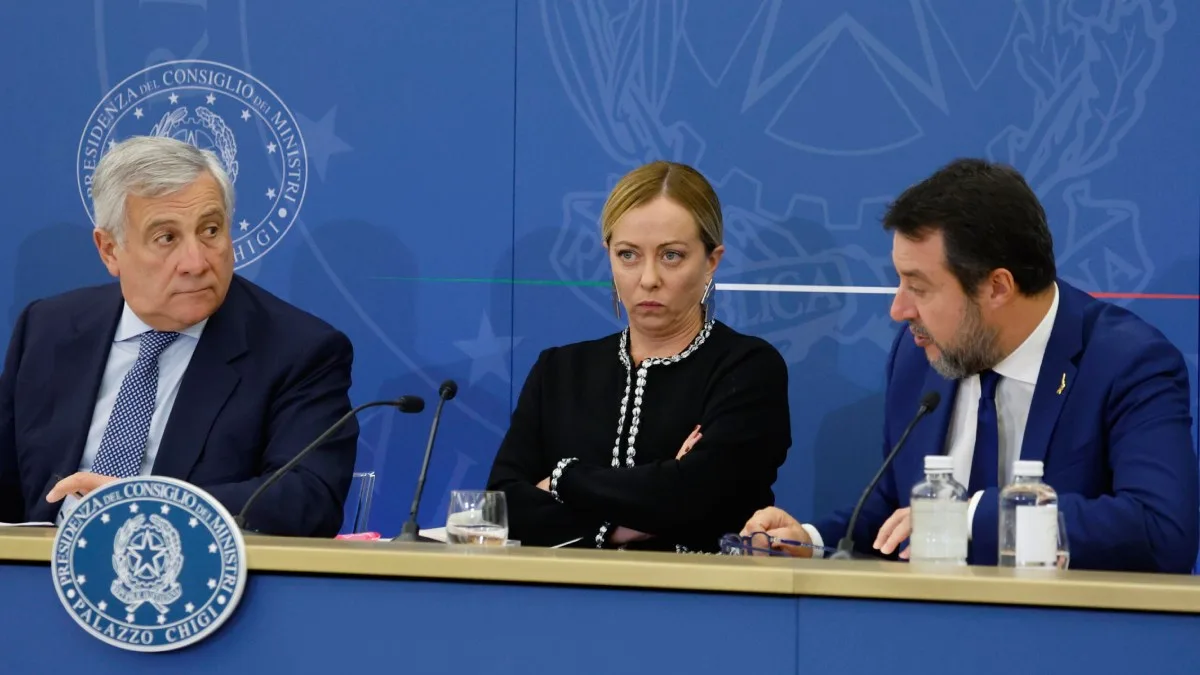 Tajani, Meloni e Salvini durante coletiva no Palazzo Chigi: o trio pode ficar manchado como os inimigos dos descendentes de italianos da diáspora | Foto: Fabio Frustaci/Ansa