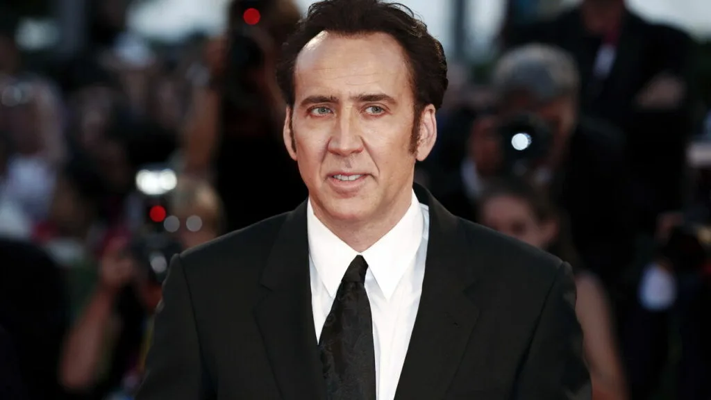  Nicolas Cage, conhecido por filmes como Leaving Las Vegas e A Lenda do Tesouro Perdido, tem raízes familiares profundas na Itália
