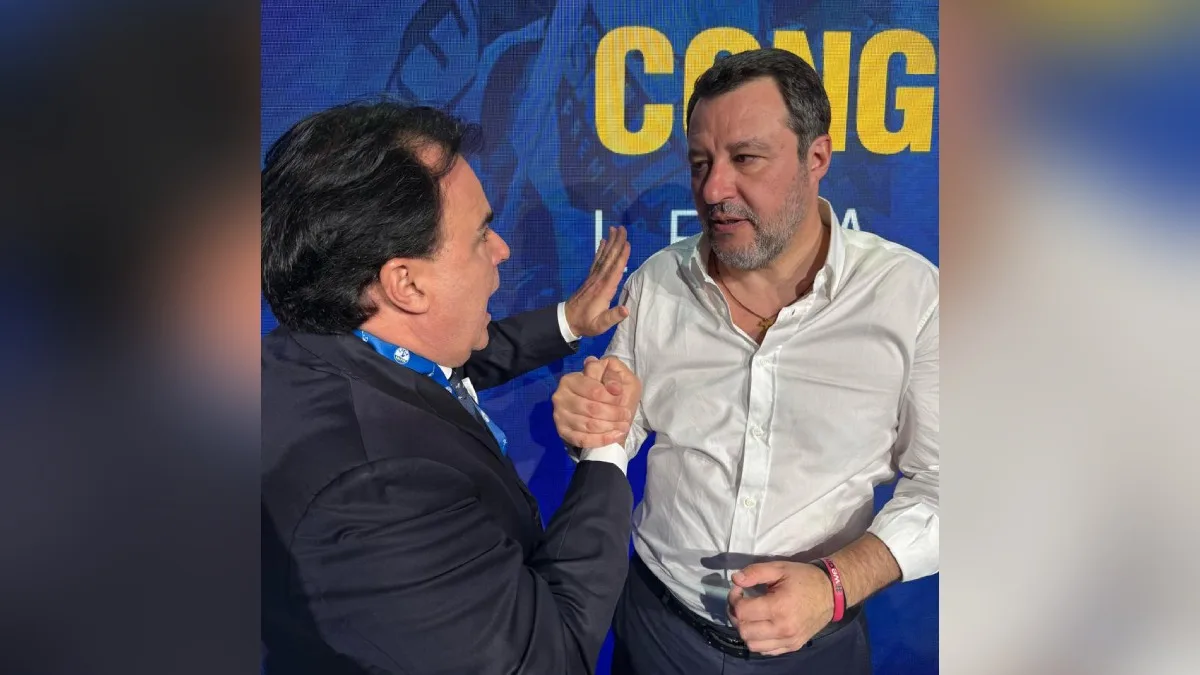Luis Roberto Lorenzato e Matteo Salvini durante o congresso da Liga, em Florença | Foto: Divulgação