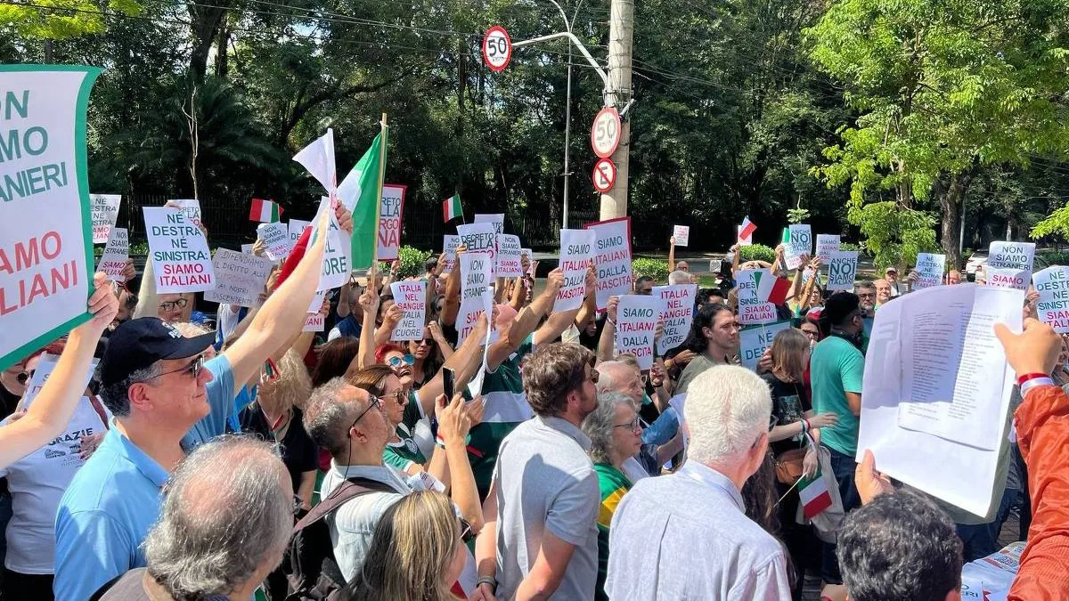 Manifestantes em São Paulo pedem manutenção do direito à cidadania italiana por descendência | Foto: Ana Paula Vedovello Maierovitch/Arquivo pessoal