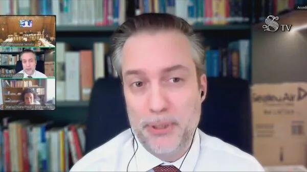 No Senado italiano, Daniel Taddone criticou decreto que restringe cidadania por sangue e defendeu a manutenção do vínculo com a diáspora | Foto: Reprodução/TV Senado