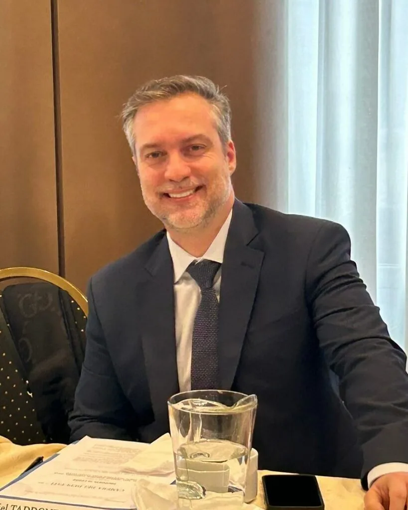 Daniel Taddone é denunciado por injúria e difamação após críticas em rede social