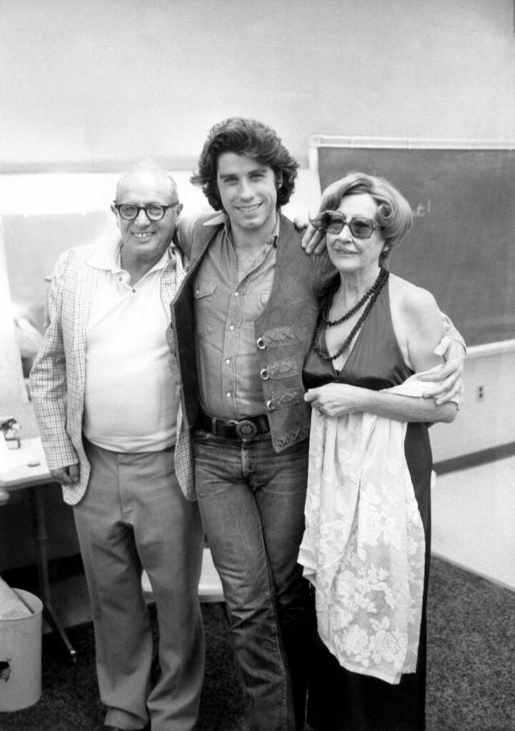 John Travolta, com os pais Salvatore e Helen Burke | Foto: Reprodução