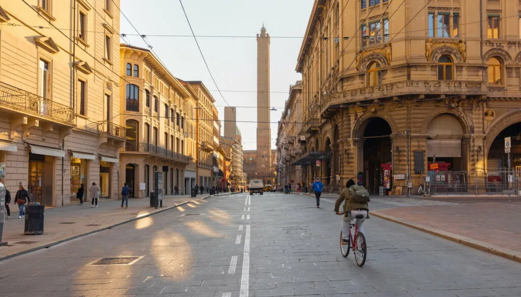 Bologna lidera ranking de cidades italianas mais seguras para crianças