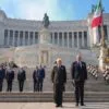Presidente Mattarella deposita coroa de louros no Altare della Patria, em Roma | Foto: Divulgação