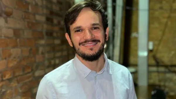 Padre Patrick Fernandes, de Santa Teresa (ES), entra com ação judicial para obter cidadania italiana, contestando decreto que restringe reconhecimento | Foto: Divulgação