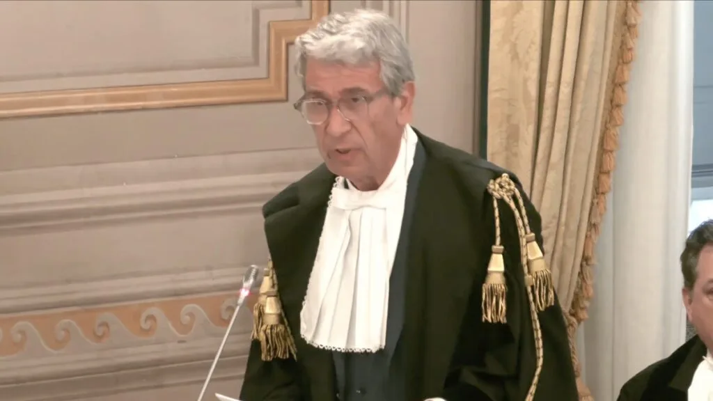 O advogado Antonio Cattaneo apresenta argumentos técnicos contra a retroatividade da Lei 74/2025 e em defesa dos direitos constitucionais dos descendentes de italianos | Foto: Reprodução 