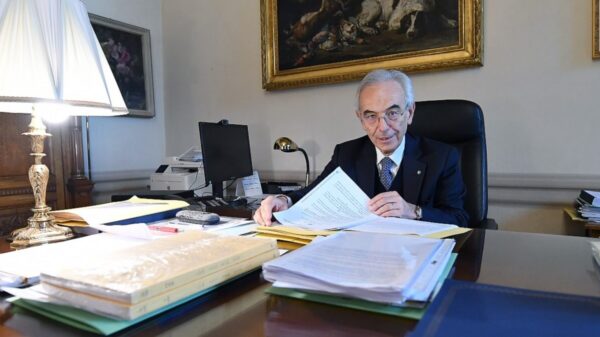 Presidente da Corte Constitucional da Itália, Giovanni Amoroso: vetada a participação de associações em ação sobre cidadania | Foto: Ettore Ferrari/Agenzia Nova