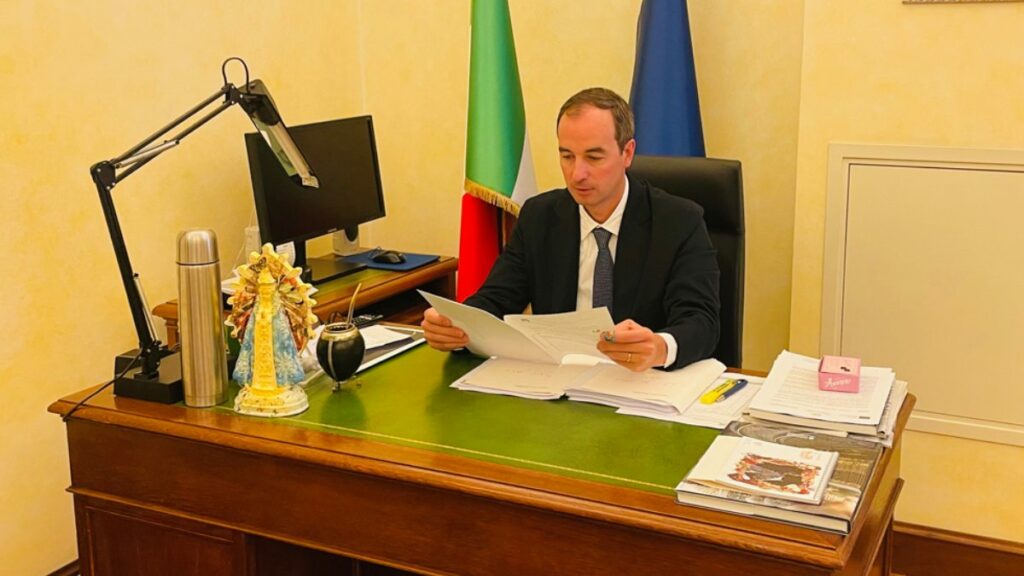 Senador Mario Borghese pede ao governo isenção de taxa para filhos menores em cidadania italiana | Foto: Divulgação
